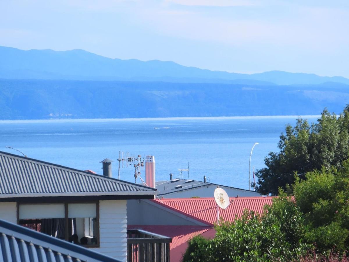 The Tuis Nest Villa Taupo Exterior photo